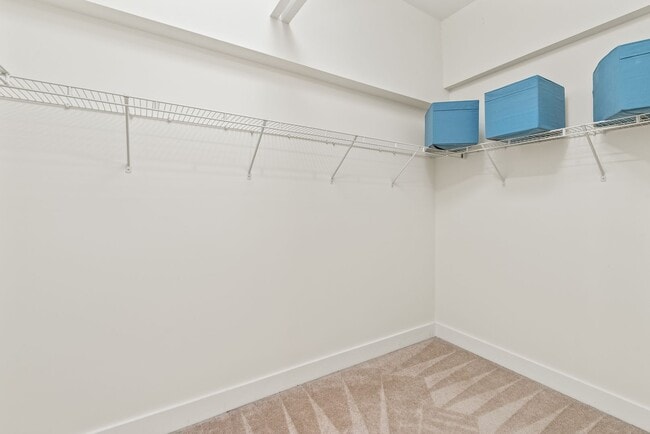 Building Photo - The Gallery Lofts, 2 Bedroom Condo minutes...