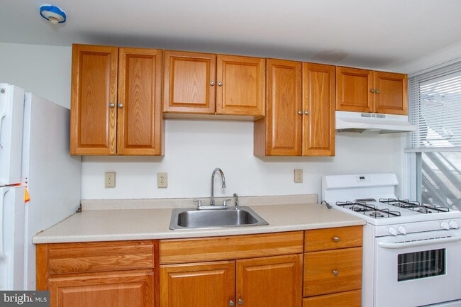 Building Photo - 37 S 13th St