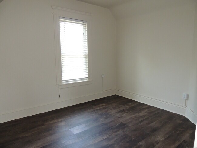 Building Photo - 125 Wilson St