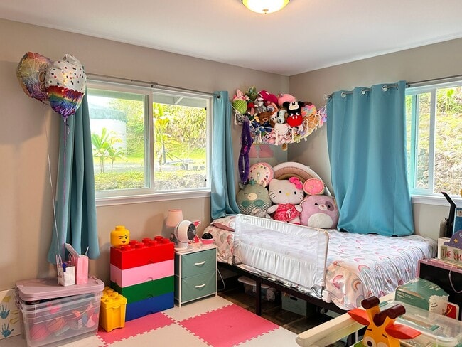 Building Photo - Fully Furnished Home