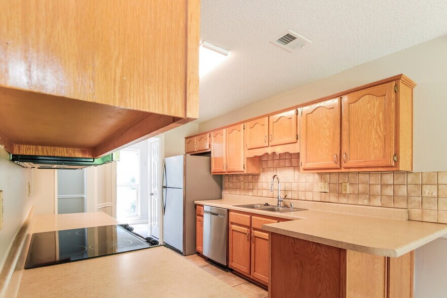 Building Photo - 9354 Sarsen Dr