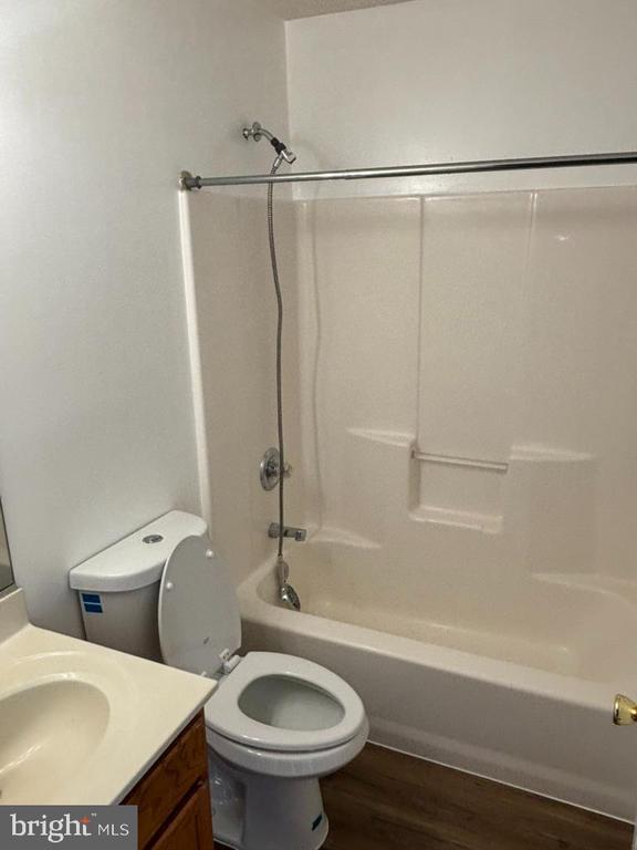 Building Photo - 8002 Bullfinch Pl