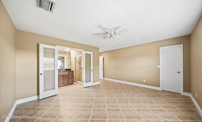 Building Photo - 335 Arrowhead Ln
