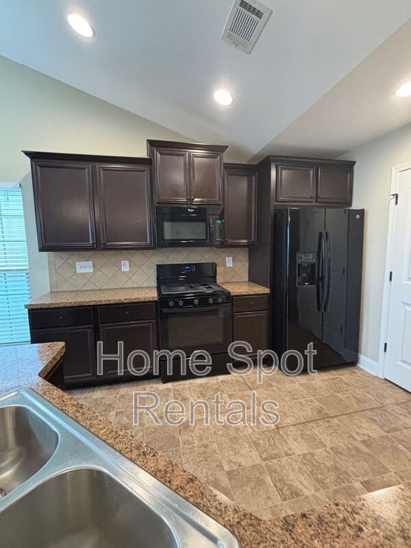 Building Photo - 4811 Lost Creek Dr
