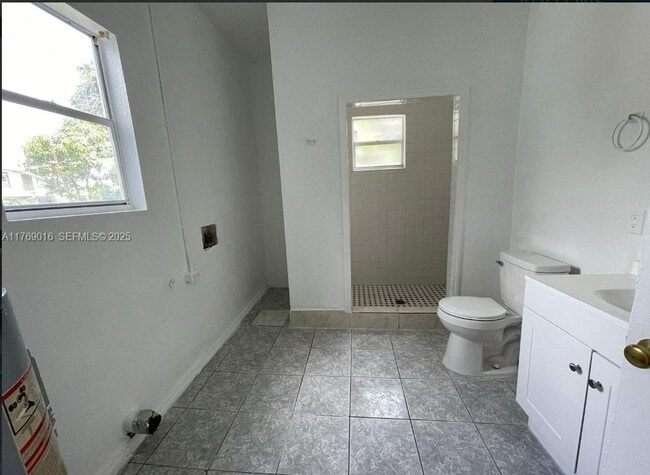 Building Photo - 707 4th St