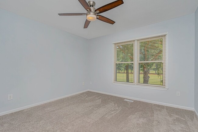 Building Photo - Immaculate 3bedroom 2.5 Townhouse on Kempsville Green Gold Couse