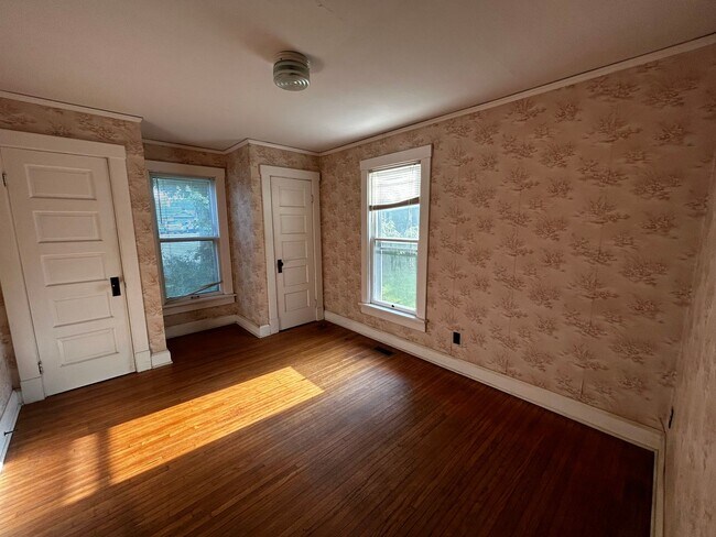 Building Photo - 521 S Grant St