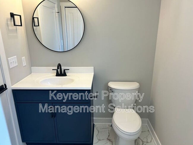 Building Photo - 300 Fairview Ave