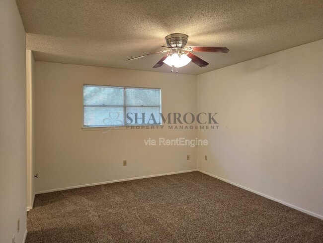 Building Photo - 313 Travis Ln