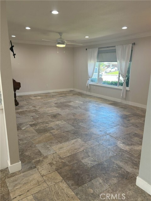 Building Photo - 808 Orchard Dr