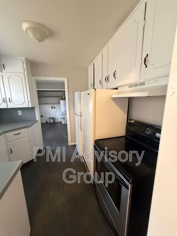 Building Photo - 2009 SW McAlister Ave