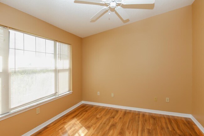 Building Photo - 15207 Harbour Vista Cir