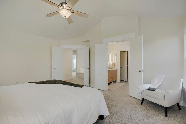 Building Photo - Gorgeous 4 Bedroom Home in NW Indian Peaks Neighborhood. Hardwood floors, Wine Closet and More