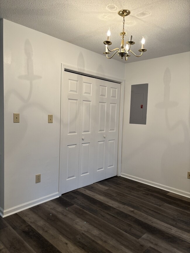 Building Photo - 209 S Lincoln St