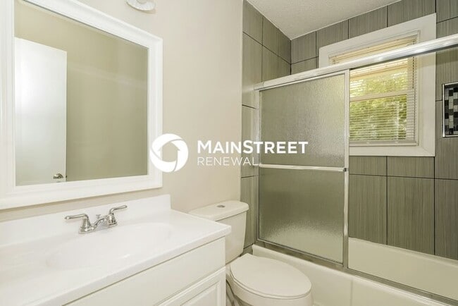 Building Photo - 4 Bedroom Pet-Friendly Home in NASHVILLE, TN with Main Street Renewal