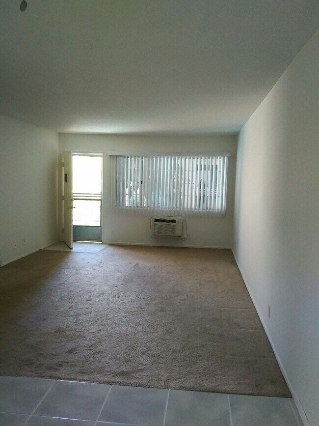 Building Photo - 12848 Bloomfield St