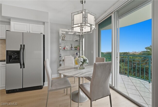 Building Photo - 7515 Pelican Bay Blvd