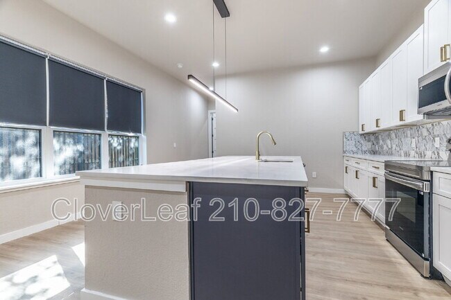 Building Photo - 414 Montana St