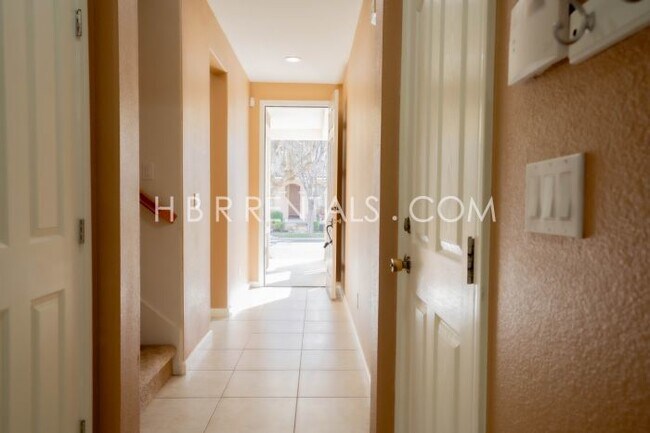 Building Photo - Charming 3-Bed, 3-Bath with 2,037 Sq Ft of Comfort in Mountain House!