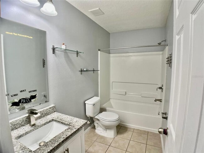 Building Photo - 1053 Chalcedony St