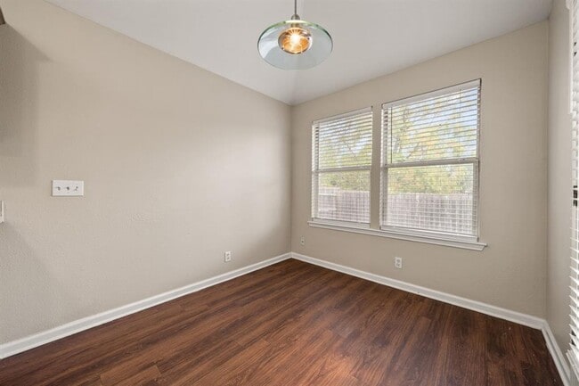 Building Photo - 4904 Gnarled Oak Cove