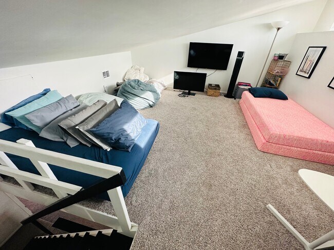 Building Photo - 12274 1st St W