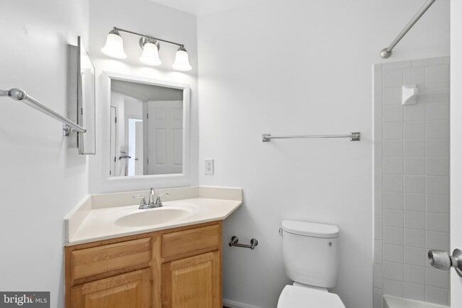 Building Photo - 4067 Fountainside Ln