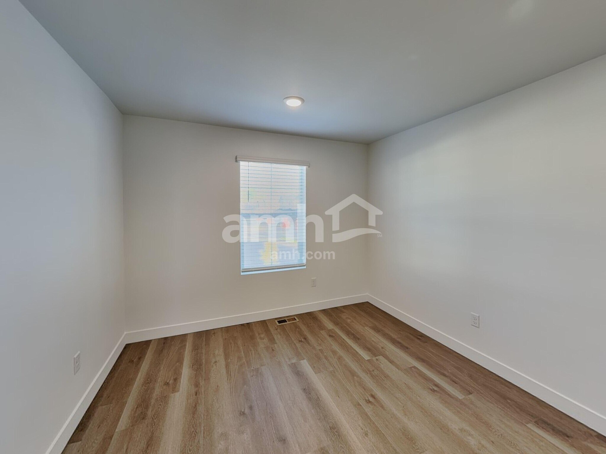 Building Photo - 4712 85th Dr NE