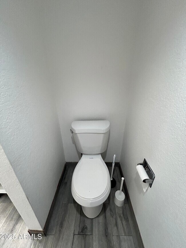 Building Photo - 413 W Piute Ave