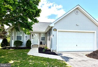 Building Photo - 113 Loganberry Ln