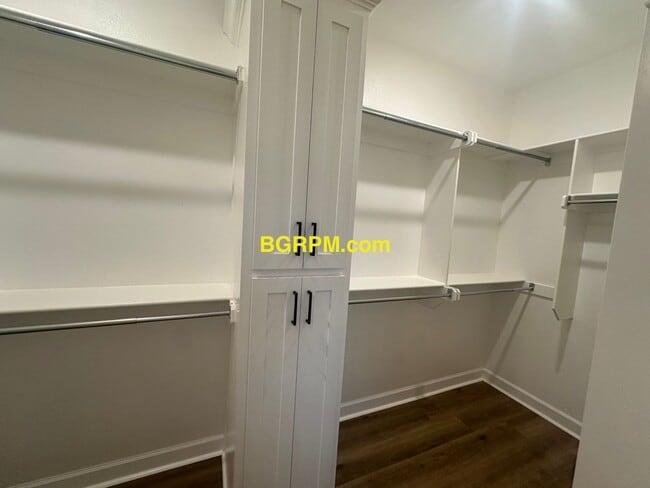 Building Photo - 4 BD 2 BA