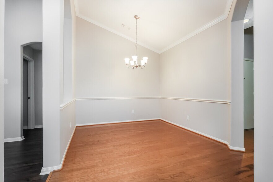 Building Photo - 30 Shimmer Pond Pl