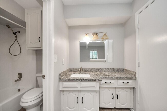 Building Photo - 7303 Foxwick Ln