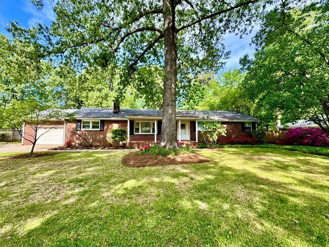 Building Photo - Recently Updated 4-Bedroom Ranch Home w/a 2 Bedroom Guest Cottage! Ready 04-23-26! Pet Friendly Home