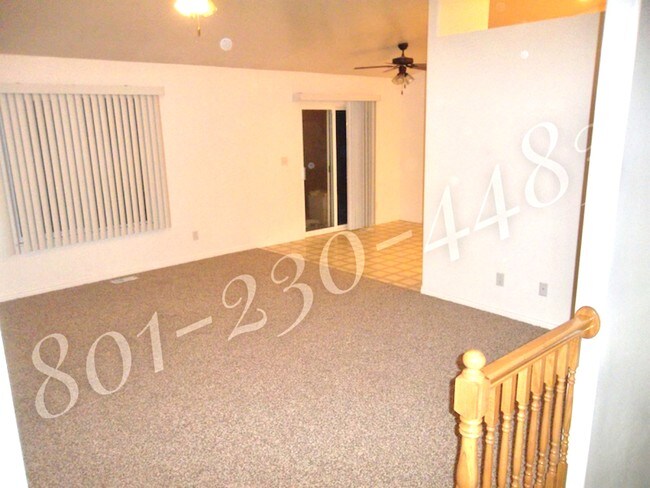 Front room (2 ceiling fans-vaulted) - 2063 Boysenberry Dr