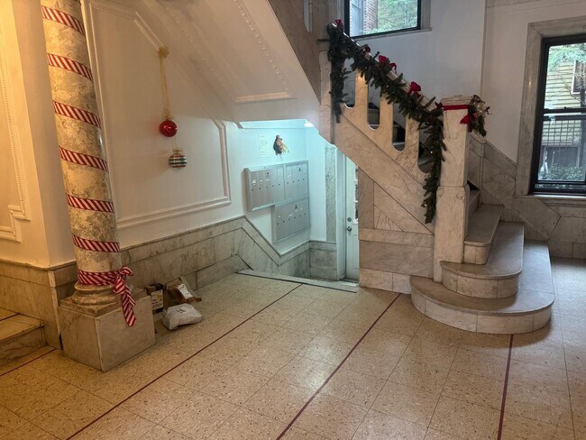 Building Photo - 35-39-39 Fulton St