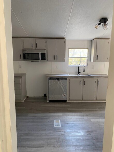Building Photo - 2477 Earley Farm Rd