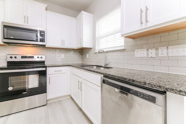 Building Photo - Bright 4-Bedroom Home in Clayton, NC