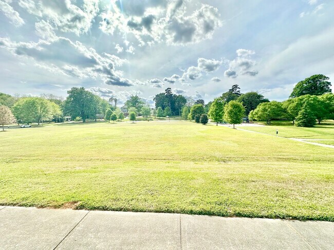 Building Photo - 441 Jackson St