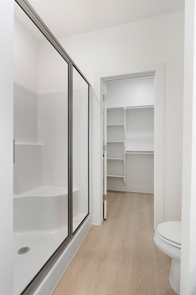 Building Photo - The Chateau at Been Road Villas 3 Bed, 2.5 Bath