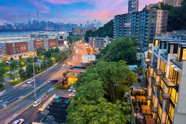 Building Photo - 8822 Churchill Rd