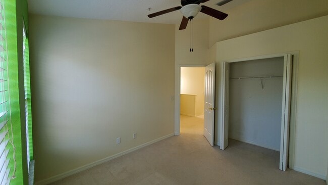 Building Photo - 3013 Pointeview Dr