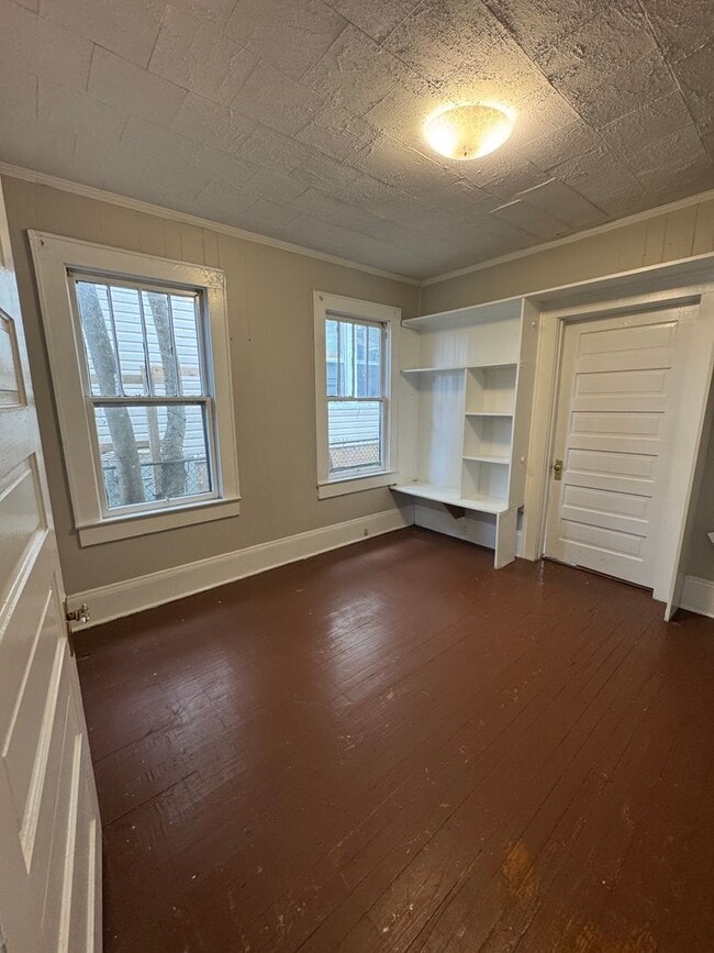 Building Photo - 927 Highland Ave