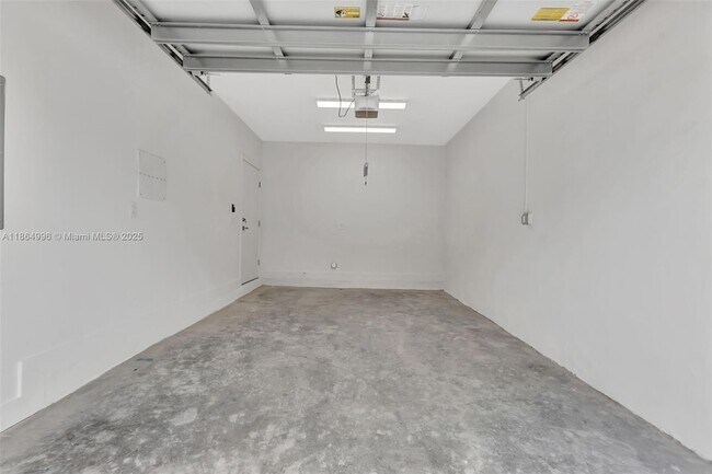 Building Photo - 1563 NW 94th Ave