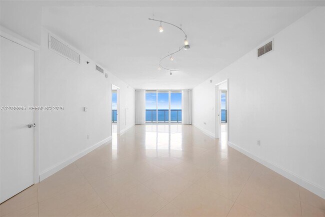 Building Photo - 1800 S Ocean Dr