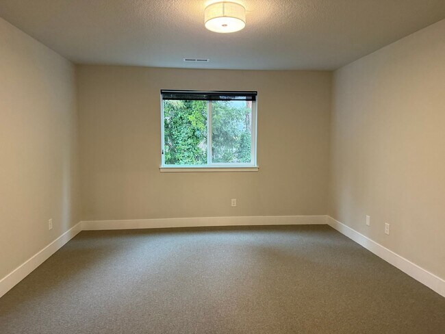 Building Photo - Beautiful Three Bedroom New Construction Home For Rent