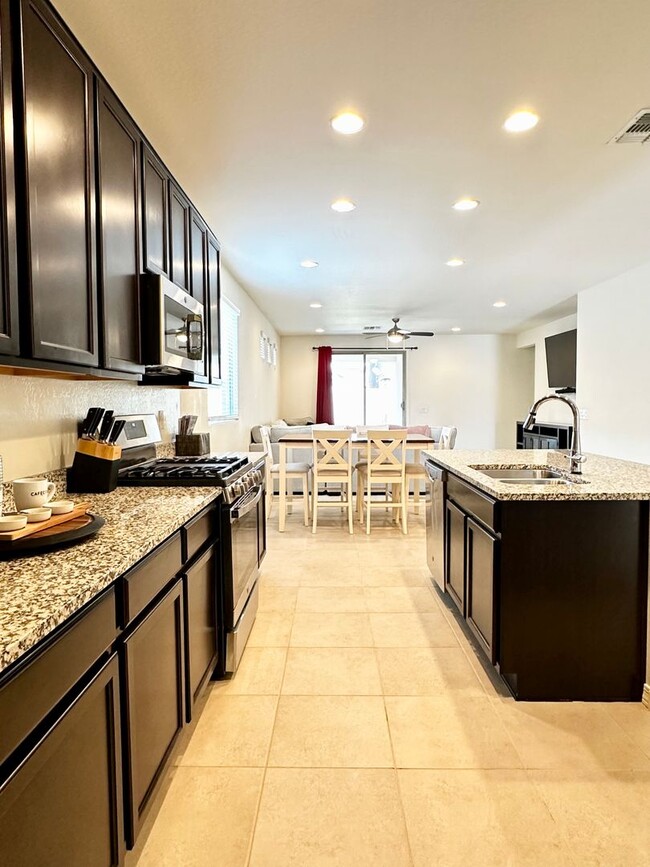 Building Photo - BEAUTIFUL VERRADO 3 BEDROOM PLUS DEN WITH ...