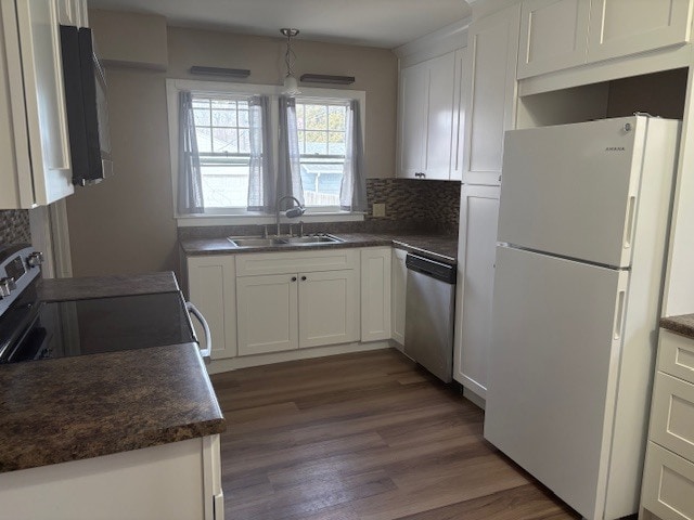 Building Photo - 720 E 15th St