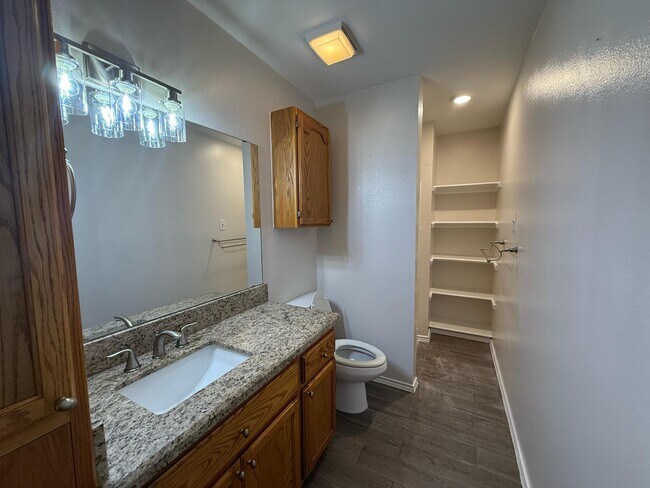 Building Photo - 506 Shiloh Dr