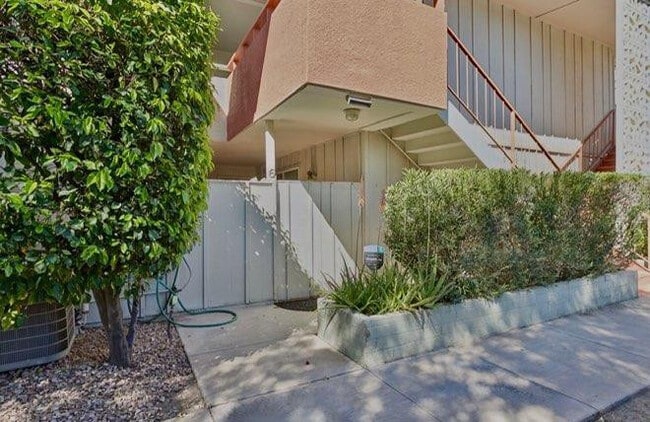 Building Photo - 1030 E Bethany Home Rd